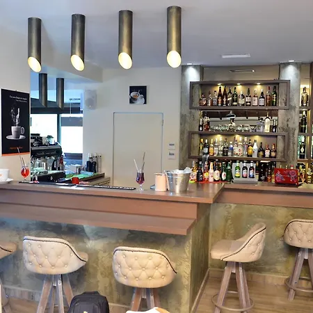 Otel Konaki Arnaía