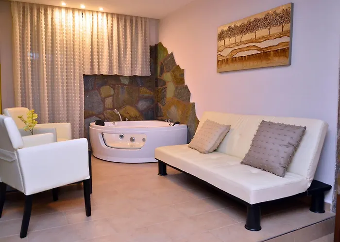 Konaki Hotel 3*